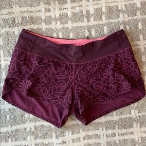 Women’s Lululemon Seed Up Short 2.5”. Size 6.
